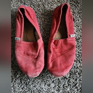 Red Canvas Toms